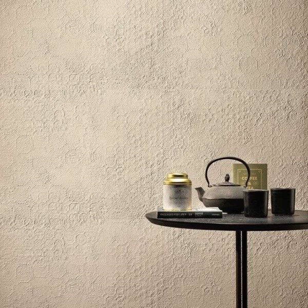 Matteo Brioni clay plaster wall showcasing natural texture and earthy tones.